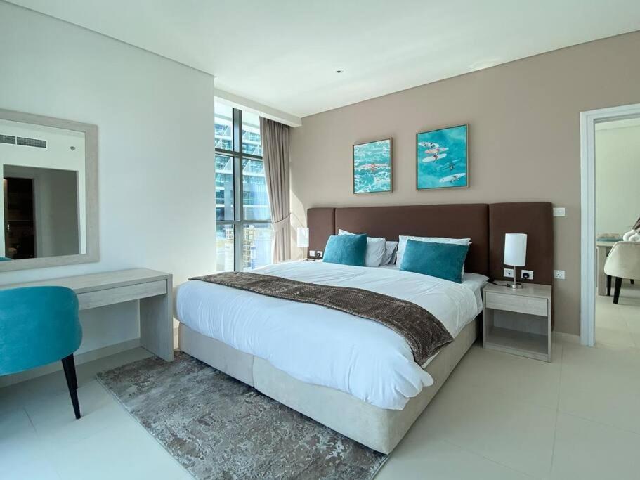 1 Bedroom 65m2, Infinity Pool, West Beach, Noise Insulation Apartment